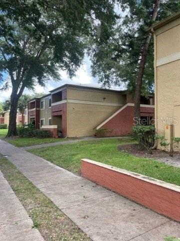 Very nice Second floor Condo overlooking the Pool in Oxford Square Condominium. The Community offers Two Swimming Pools, Tennis Courts, Fitness Center, lots of parking spaces. The Roof was replaced in 2025 . The Kitchen has Granite countertop, Stainless steel appliances. With a little TLC you can have the Perfect Home or Investment Property. Walking distance to shopping, restaurants and convenient location to the Airport.