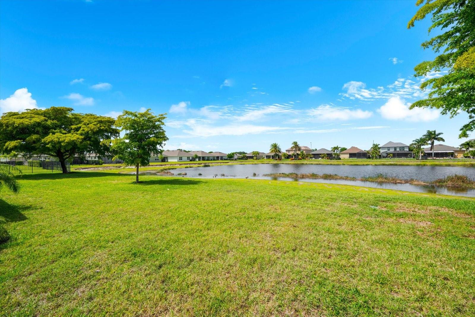 RIVER CLUB - Residential