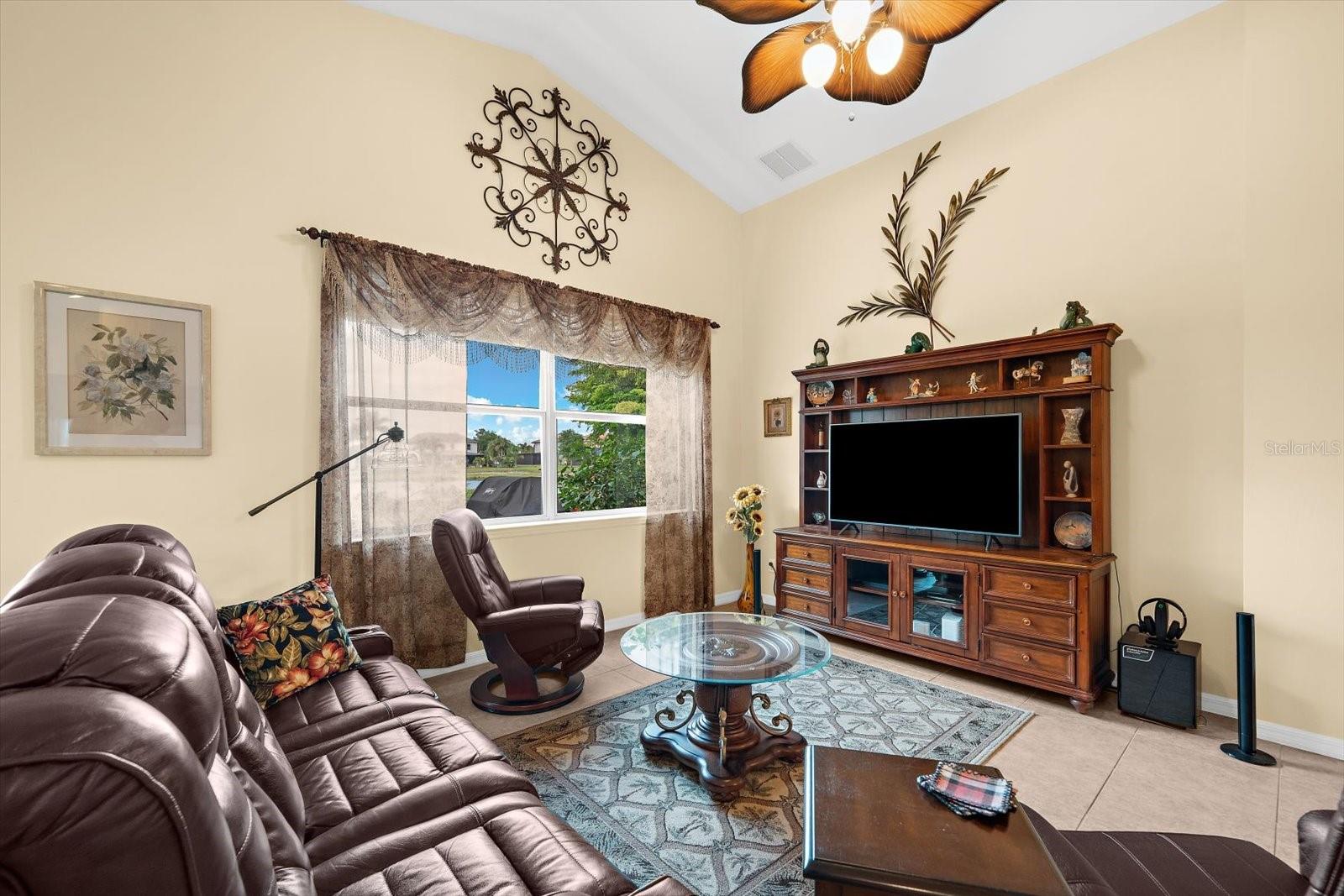 RIVER CLUB - Residential