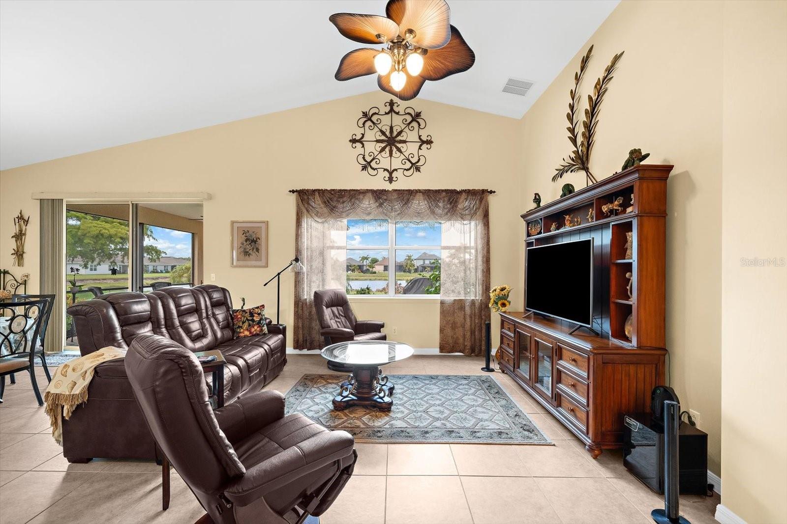 RIVER CLUB - Residential