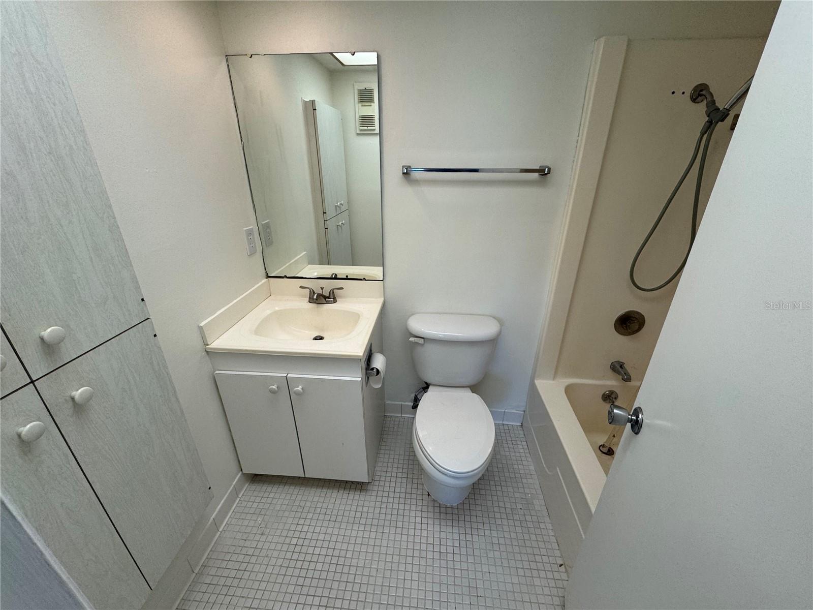 VENICE COSTA BRAVA - Residential Lease