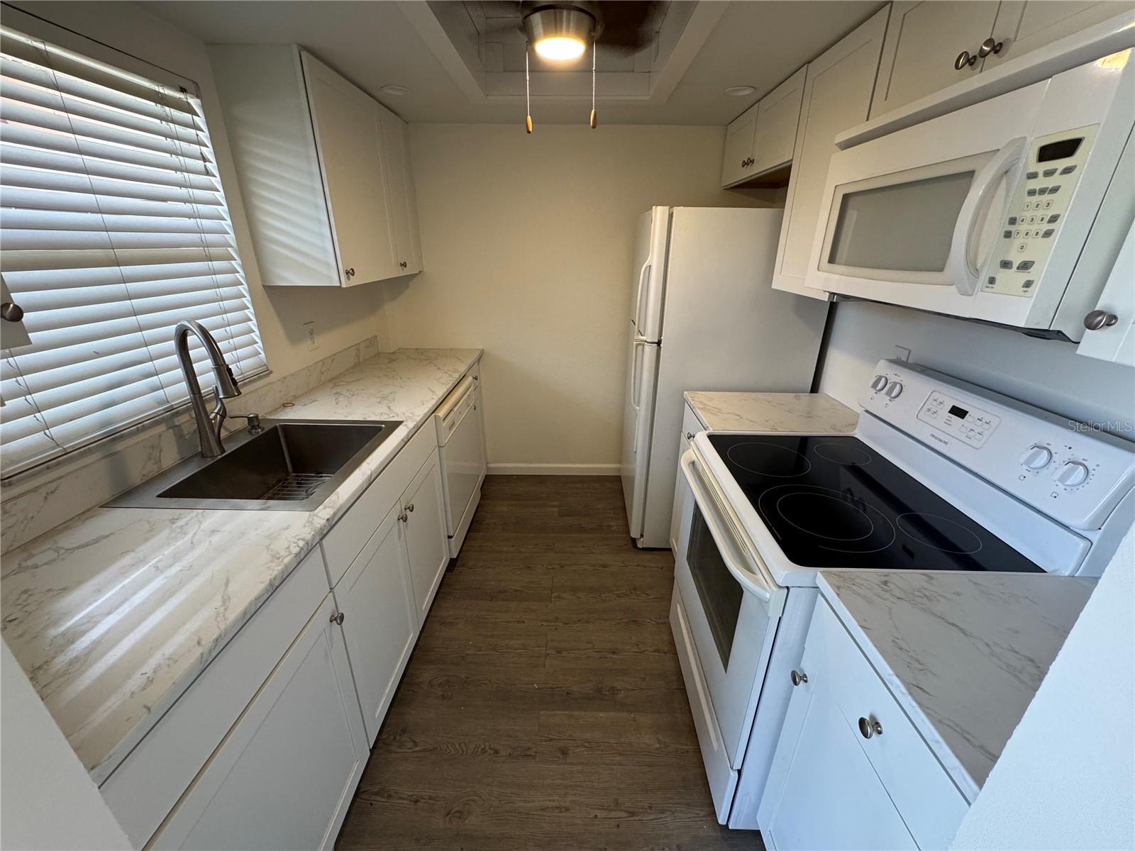 VENICE COSTA BRAVA - Residential Lease