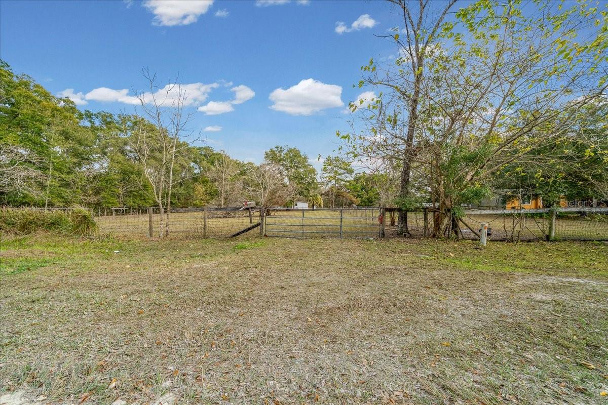 GOLDEN MEADOW FARMS - Residential