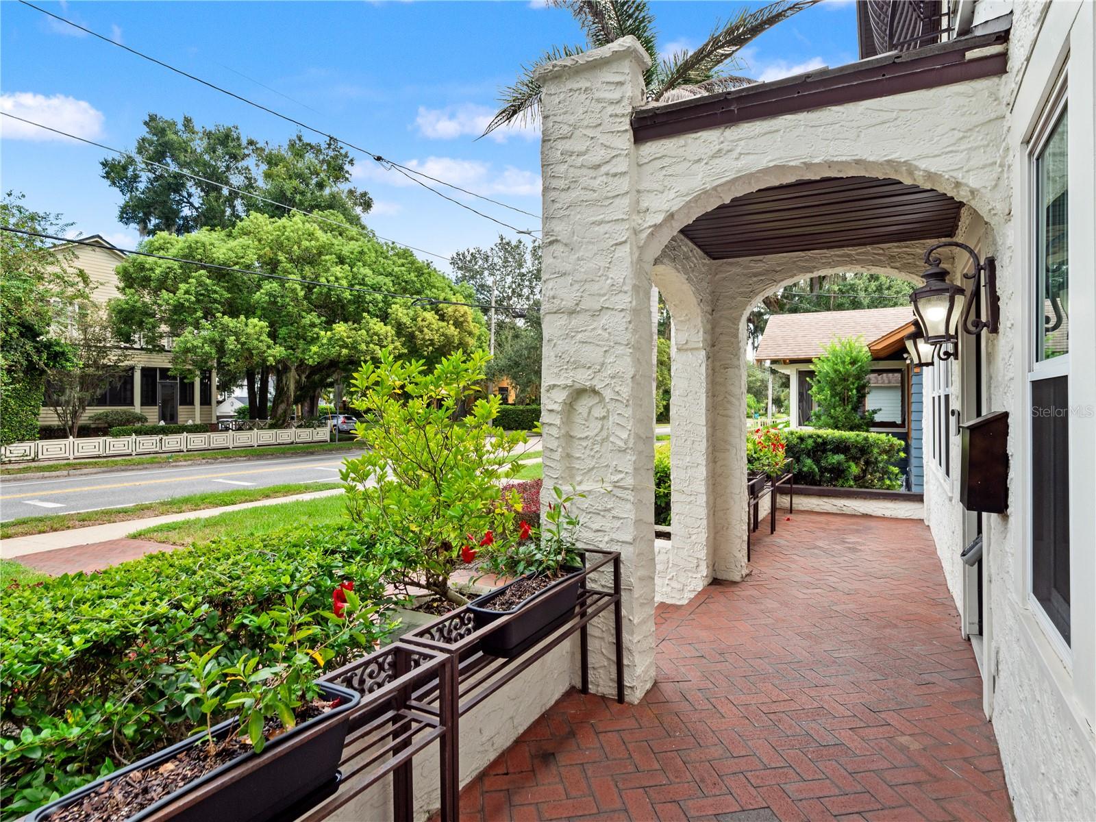 442 BRIERCLIFF DRIVE