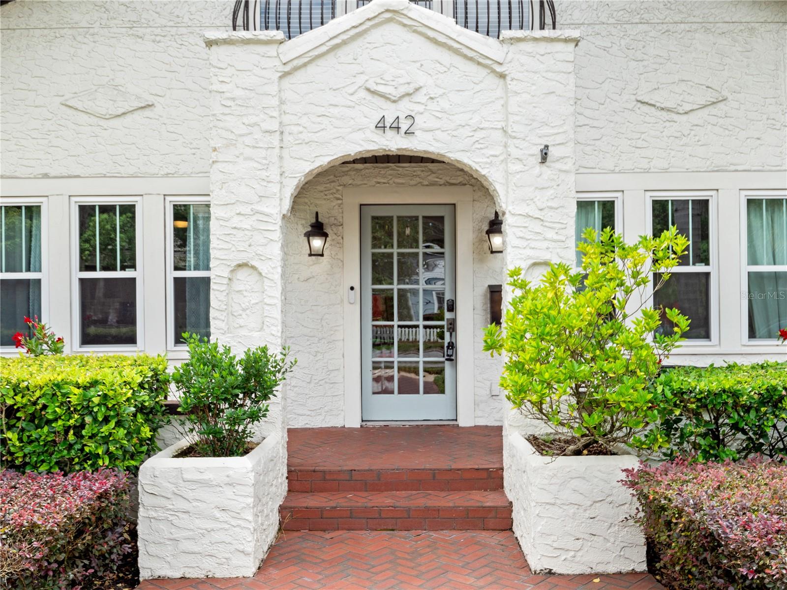 442 BRIERCLIFF DRIVE