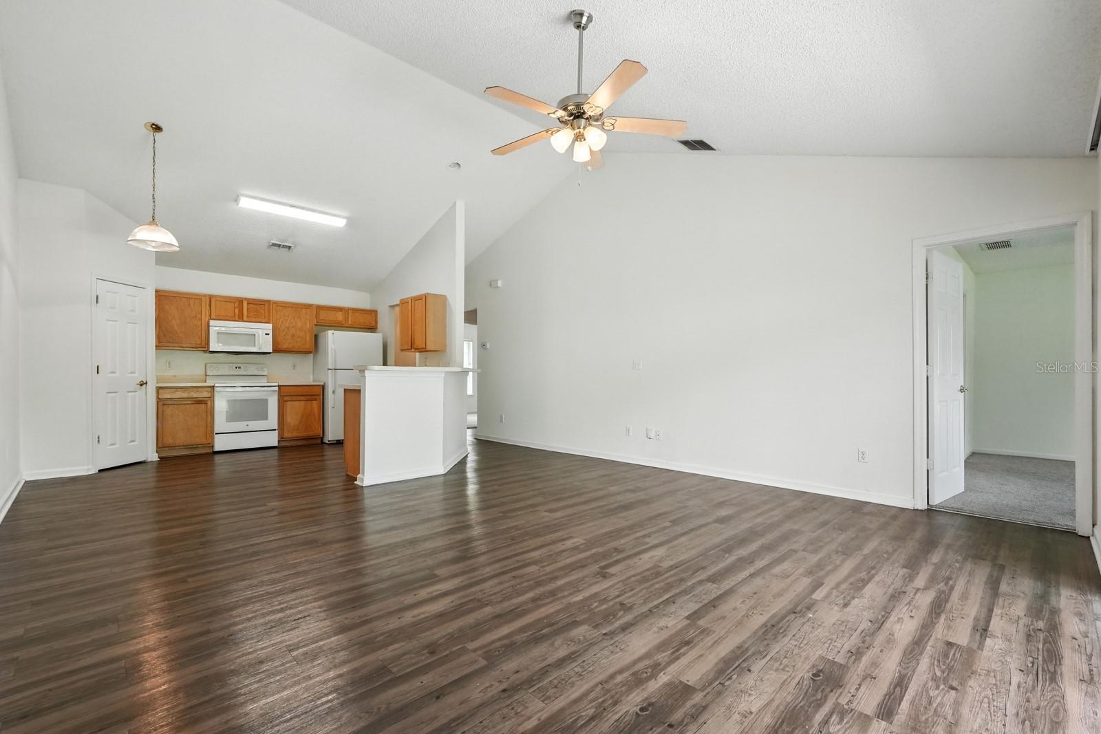 PALM COAST ROYAL PALMS SEC 33 - Residential Lease