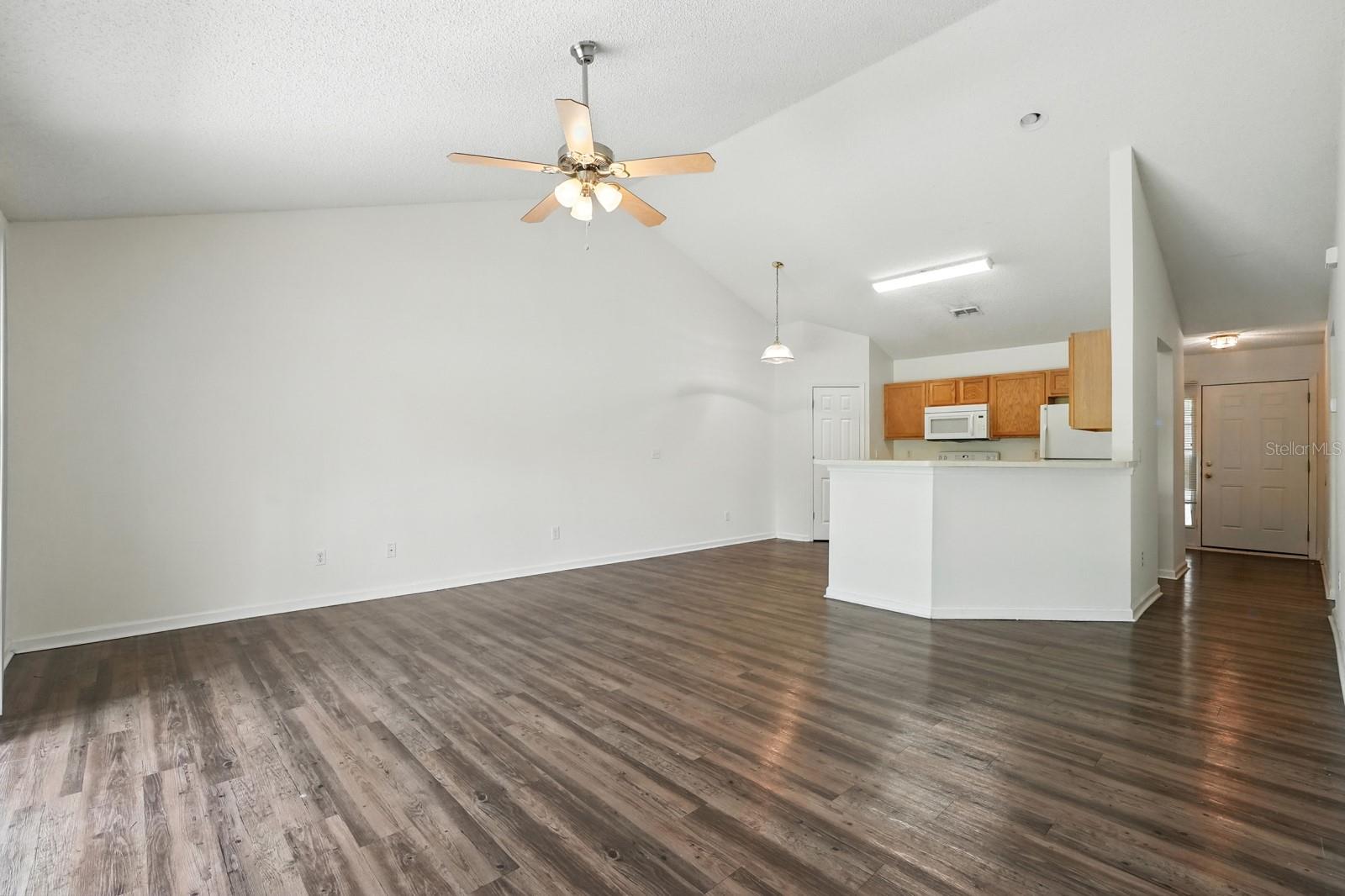 PALM COAST ROYAL PALMS SEC 33 - Residential Lease