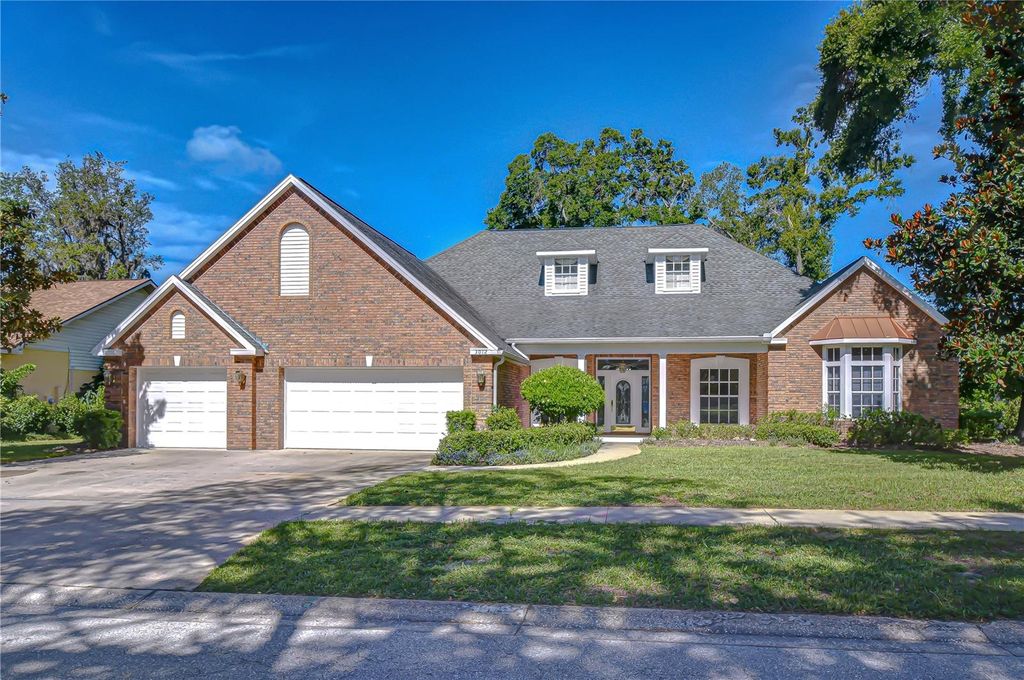 Photo of 3012 Colonial Ridge Drive, Brandon, FL 33511 (MLS # TB8406039)