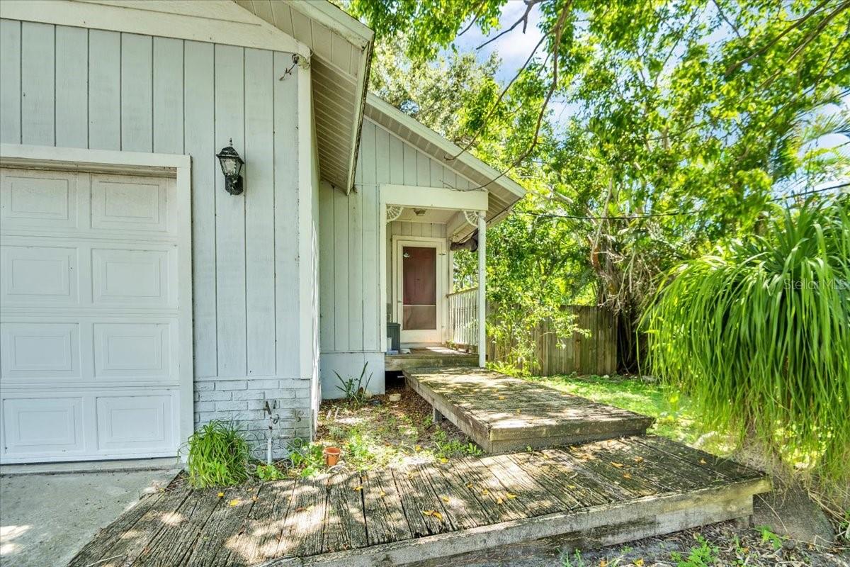 2908 WILLIAMSBURG STREET