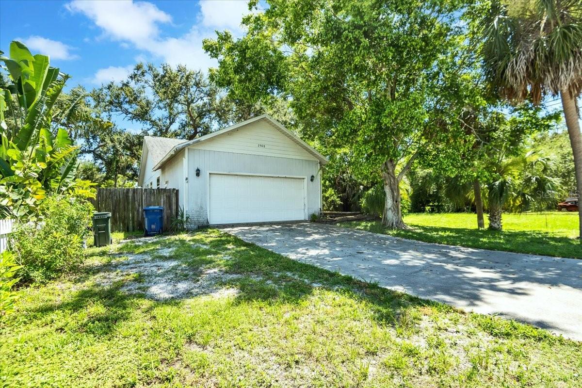Welcome to 2908 Williamsburg Street, a solid investment opportunity in South Sarasota featuring 3 bedrooms and 2 full bathrooms across approximately 1,186?ft² of living space, built in 1993, and situated on a 7,405?ft² lot. Located in a quiet, established residential pocket near the Gulf Gate neighborhood, this modest home offers accessibility to a host of nearby amenities and natural attractions. Just moments away, the Gulf Gate Village district delivers everyday conveniences like cafés, restaurants, shops, and local services within walking or a very short drive distance.
For retail therapy and dining, the expansive Mall at University Town Center lies a short drive north, featuring over 100 stores including Saks Fifth Avenue, Macy’s, Apple, Dillard’s, and adjacent shopping centers with Target, Best Buy, and more for household errands and evenings out or Closer to home, Crossings at Siesta Key and Sarasota Square Mall offer additional shopping, a cinema, fitness center, dining options, and local favorites just minutes away along the Tamiami Trail (US 41) .
Culture and leisure are within reach—enjoy strolling and dining at St. Armands Circle, with its 130+ upscale shops, galleries, and restaurants clustered around a rotating statue walk and circus-themed promenade, located just a short drive toward Lido Key and the beaches. For sun and sand, iconic Siesta Key Beach, Lido Beach, and South Lido Beach are easily reached—renowned for powdery white quartz sand, manatee–spotting excursions, and water sports. Nearby, the acclaimed John & Mable Ringling Museum of Art, lush botanical gardens, and Myakka River State Park offer cultural enrichment and natural exploration only a short drive away
Residents benefit from swift access to major routes: US-41/Tamiami Trail runs directly nearby, while Interstate?75 is only about five miles north, offering convenient travel north toward Tampa or south toward Miami . The area is served by Sarasota-Bradenton International Airport (SRQ)—just 3 miles north of downtown Sarasota and roughly **6 miles north of this neighborhood—making travel effortless and efficient?
Perfect for first-time buyers, investors, or those seeking a coastal foothold in South Sarasota, 2908 Williamsburg Street combines affordability, proximity to shopping, dining, cultural hotspots, and beaches, with excellent highway connectivity and access to SRQ airport. This property invites you to bring your vision—and opportunity awaits in this vibrant Sarasota setting.