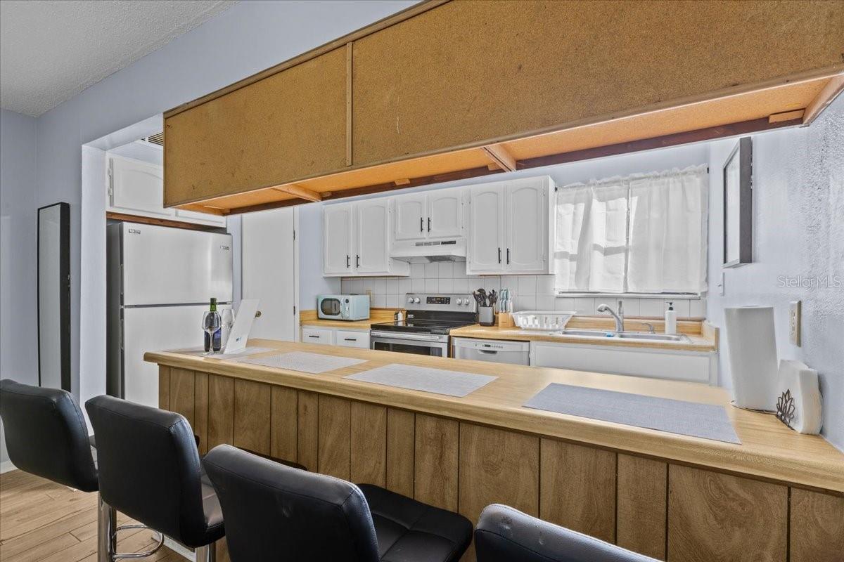 2811 SW ARCHER ROAD Z241