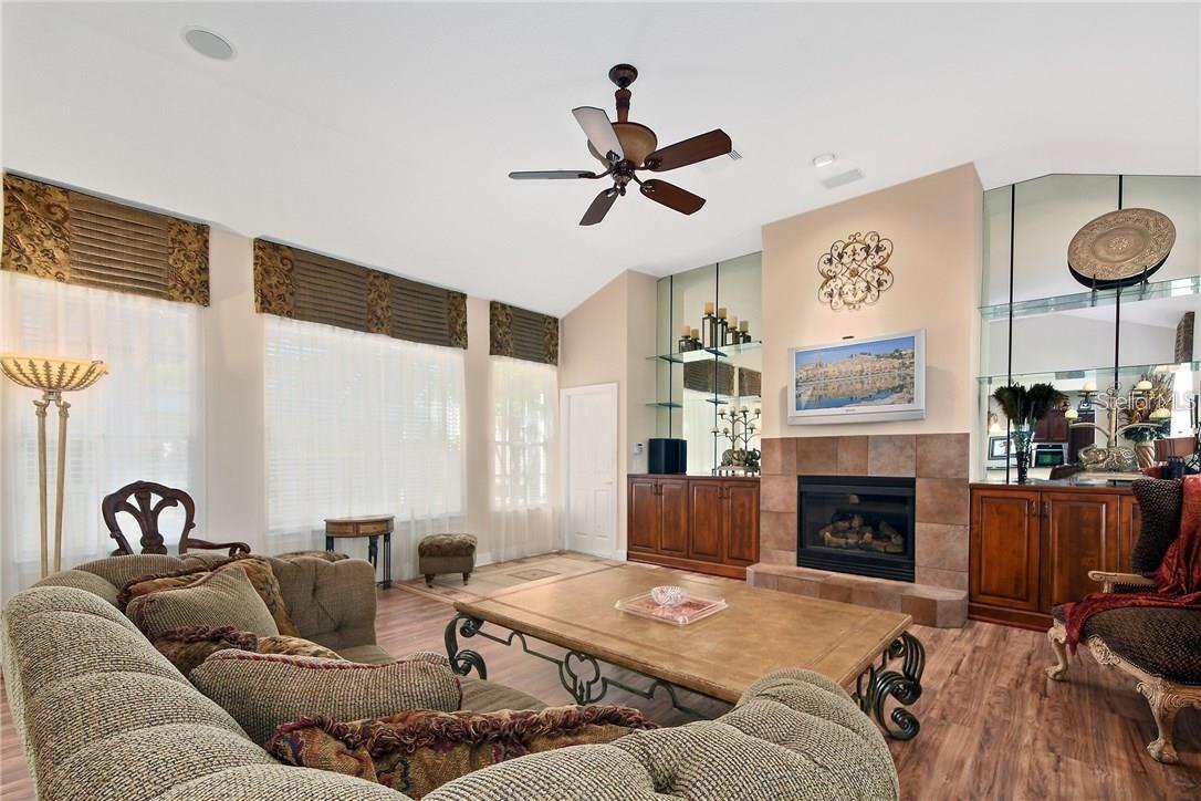 KEENES POINTE - Residential