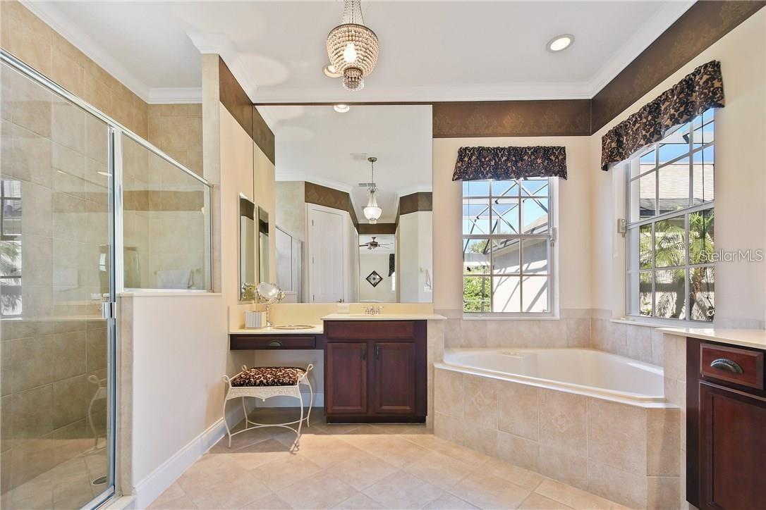 KEENES POINTE - Residential