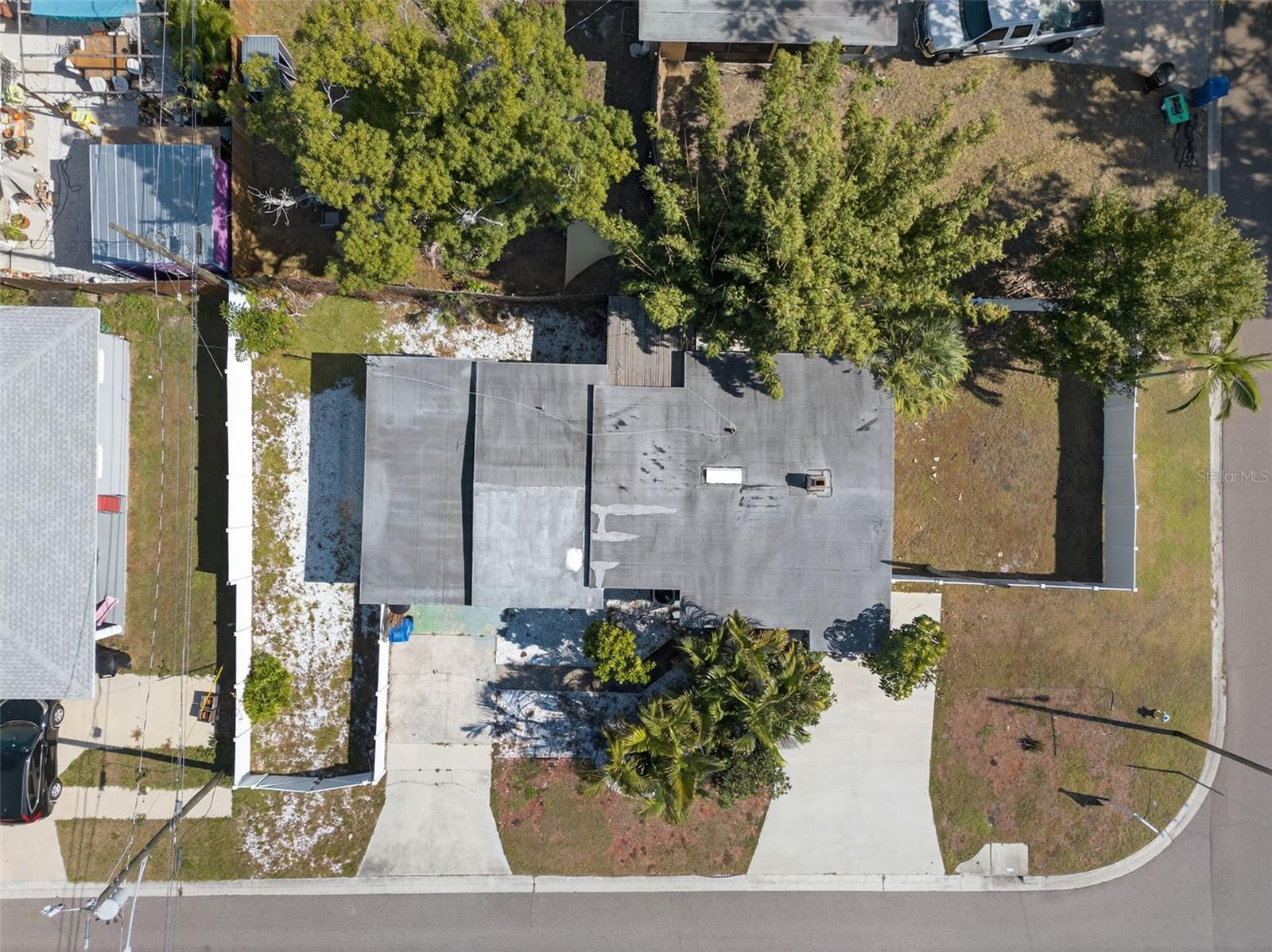 WEST SHADOW LAWN - Residential Lease