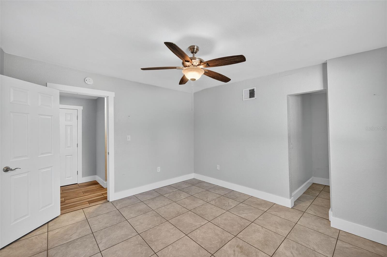 WEST SHADOW LAWN - Residential Lease