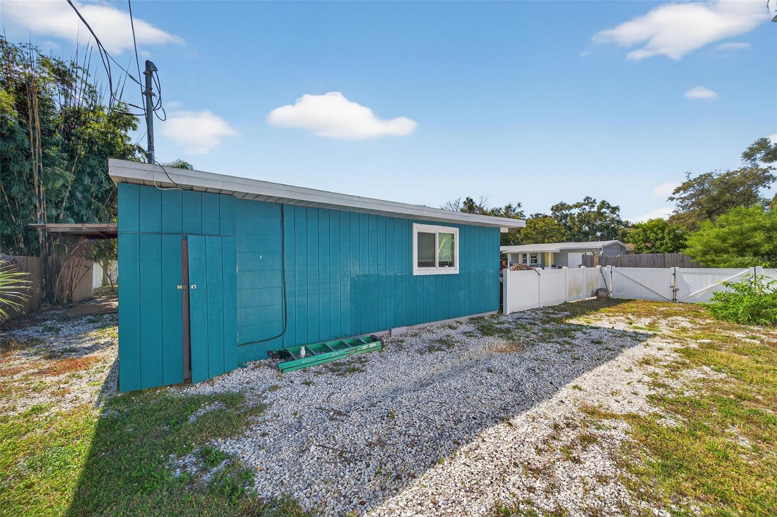 WEST SHADOW LAWN - Residential Lease