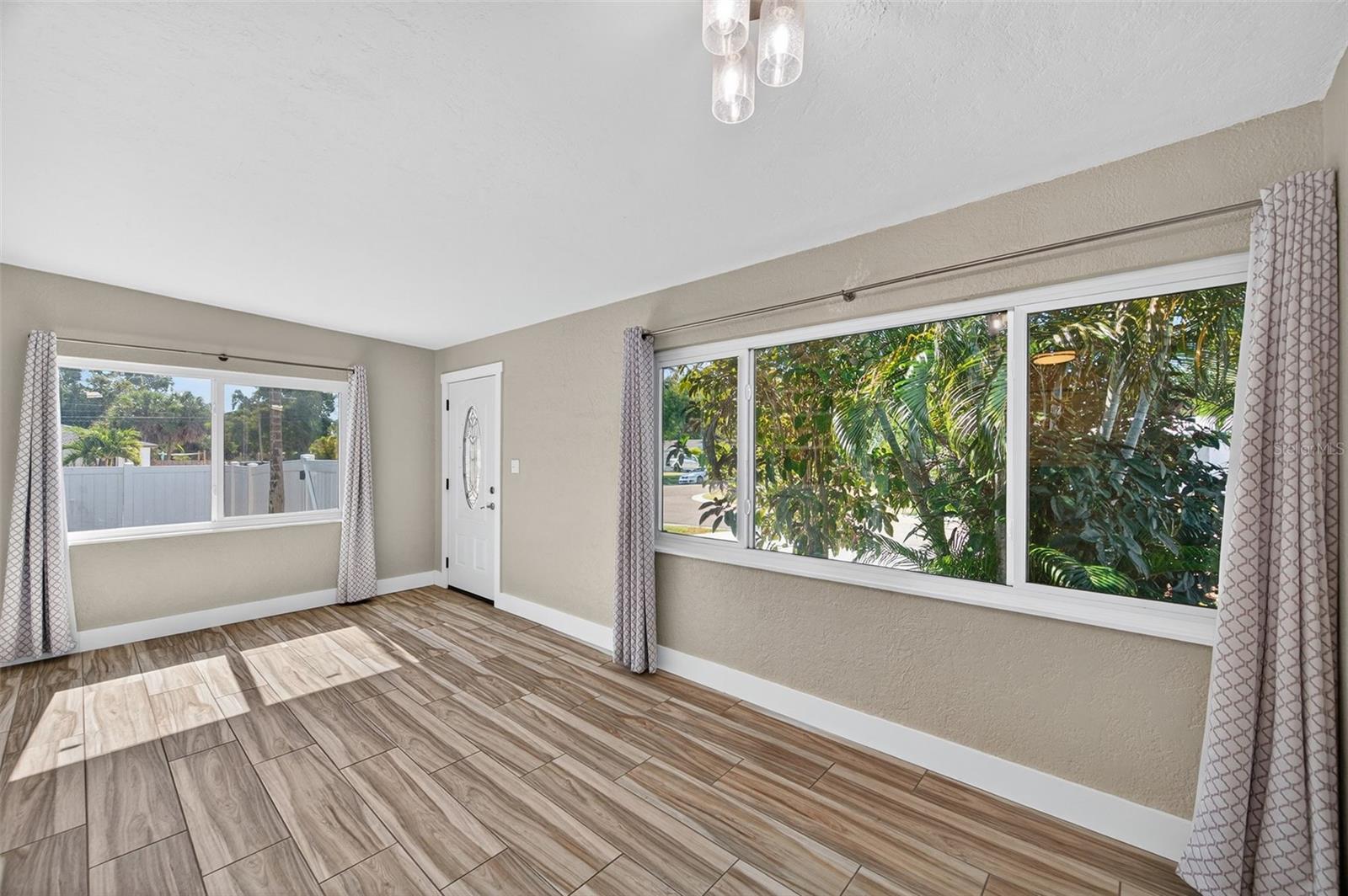 WEST SHADOW LAWN - Residential Lease