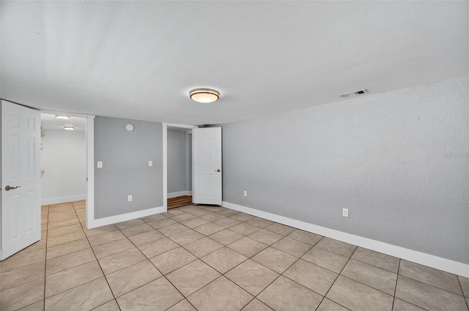 WEST SHADOW LAWN - Residential Lease