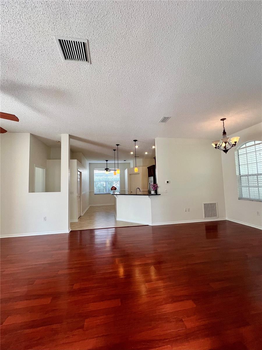 RIVER HILLS COUNTRY CLUB PH - Residential