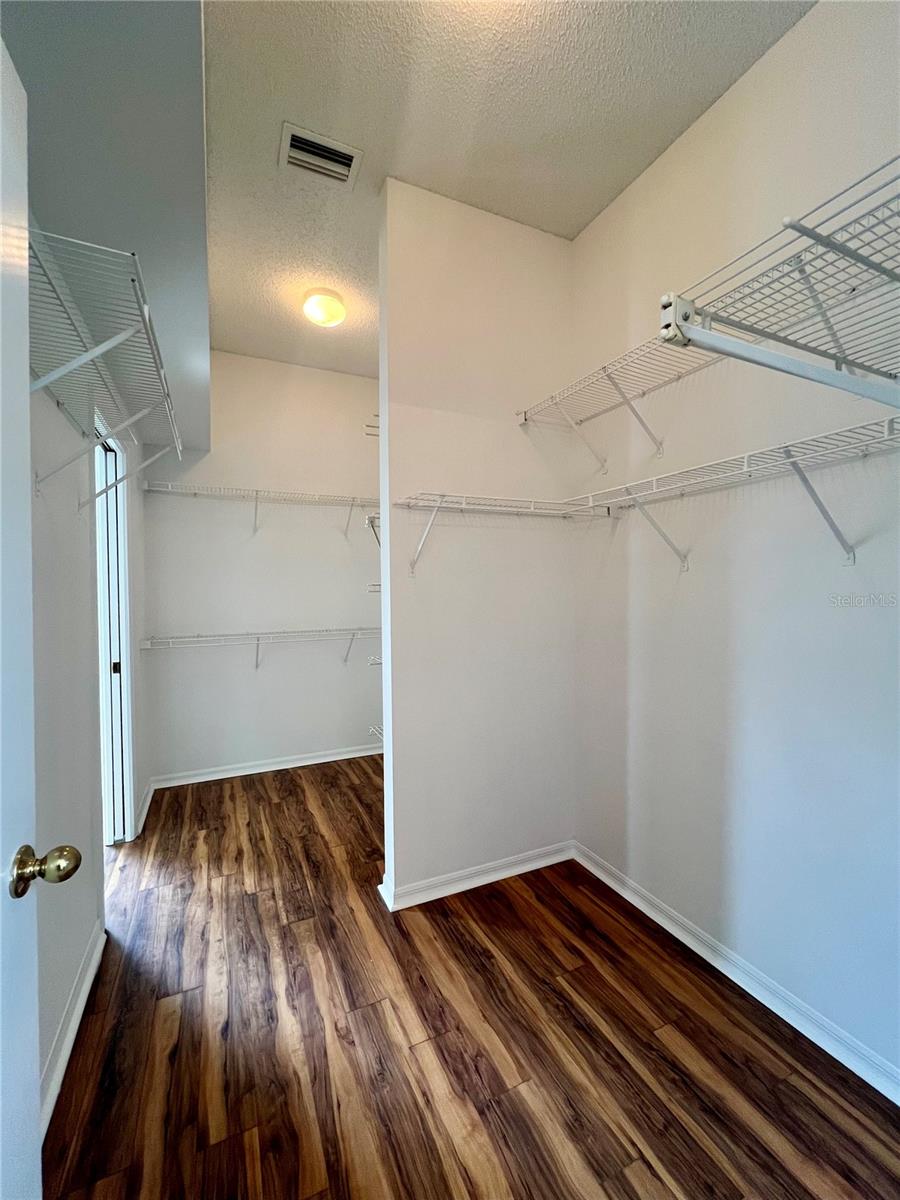 RIVER HILLS COUNTRY CLUB PH - Residential