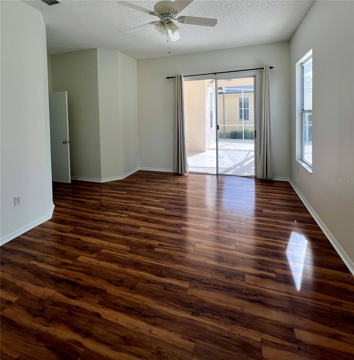 RIVER HILLS COUNTRY CLUB PH - Residential