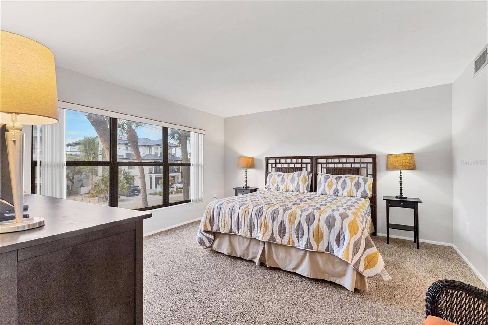 LIDO TOWERS - Residential