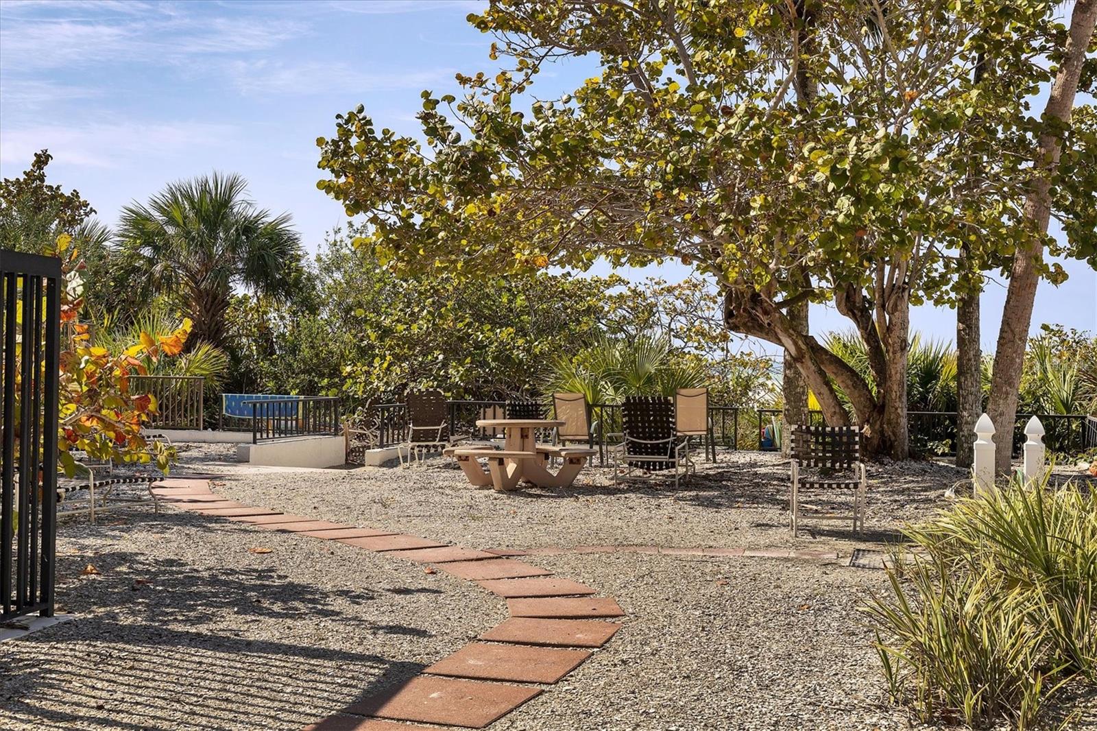 LIDO TOWERS - Residential