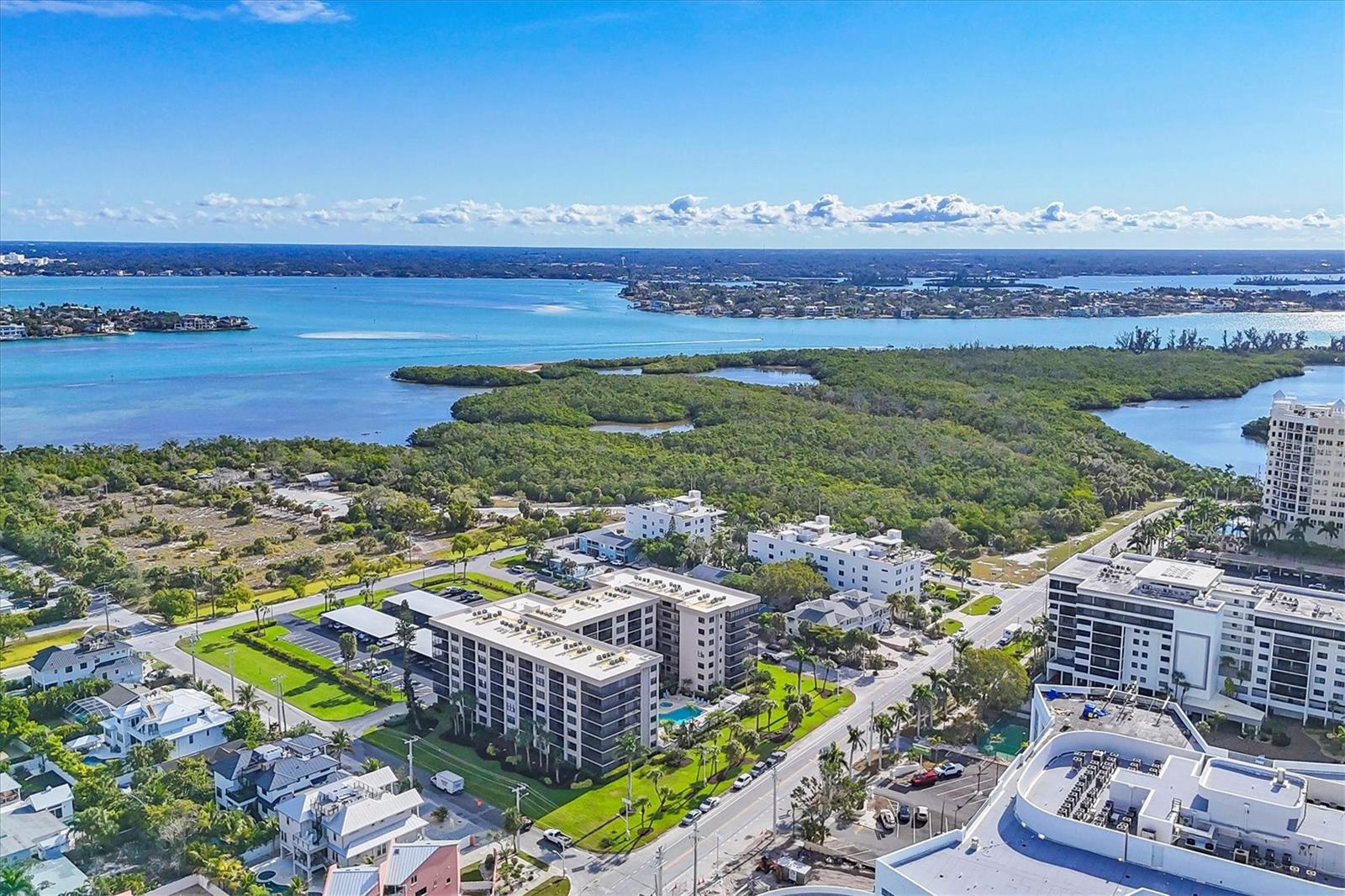 LIDO TOWERS - Residential