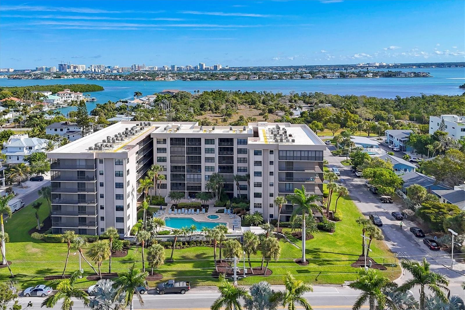 LIDO TOWERS - Residential