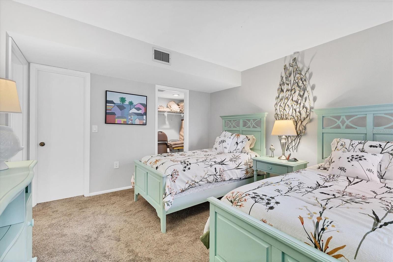 LIDO TOWERS - Residential