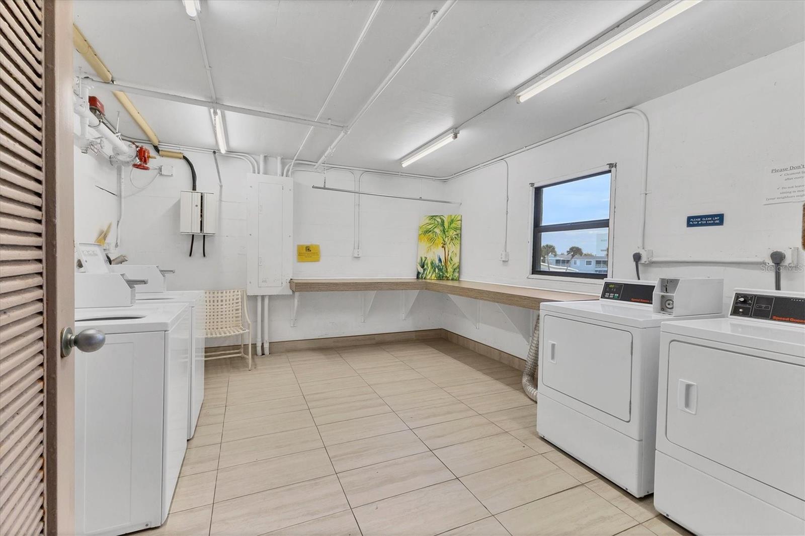 LIDO TOWERS - Residential