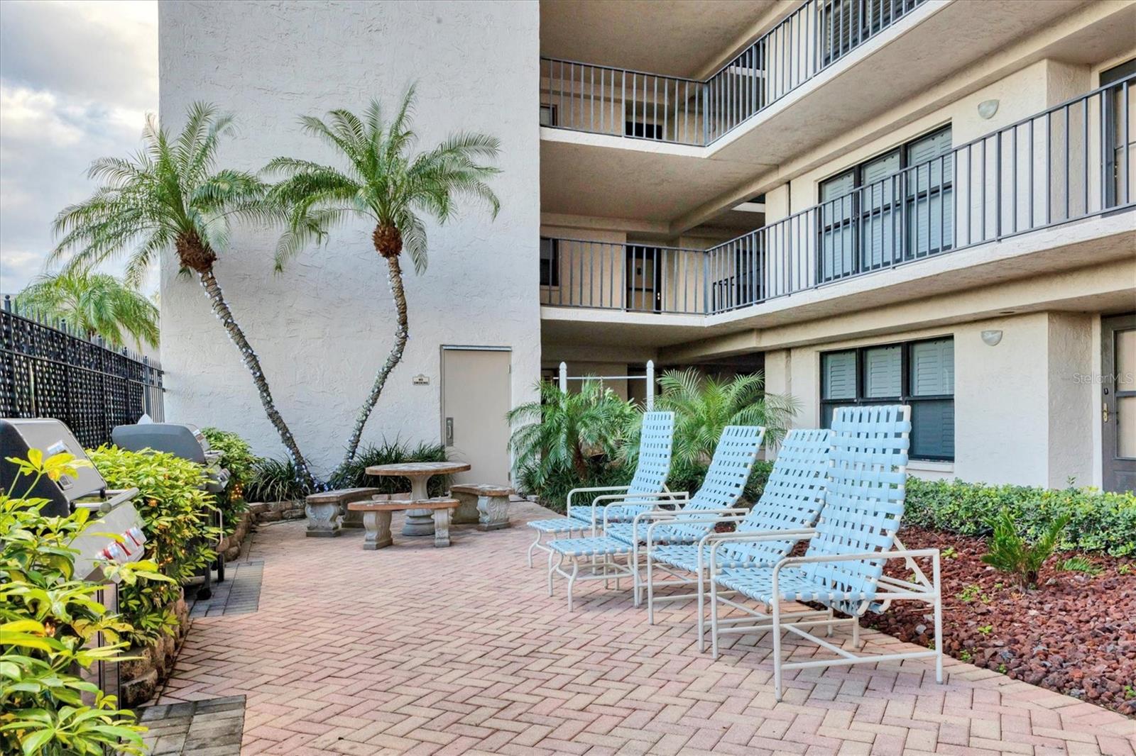 LIDO TOWERS - Residential