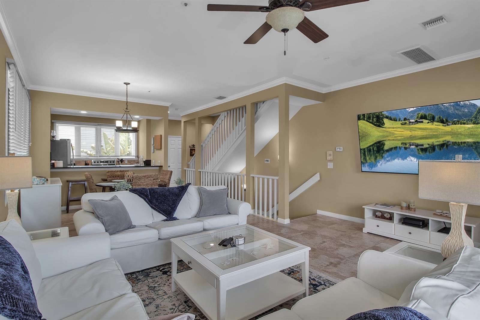 528 FOREST WAY