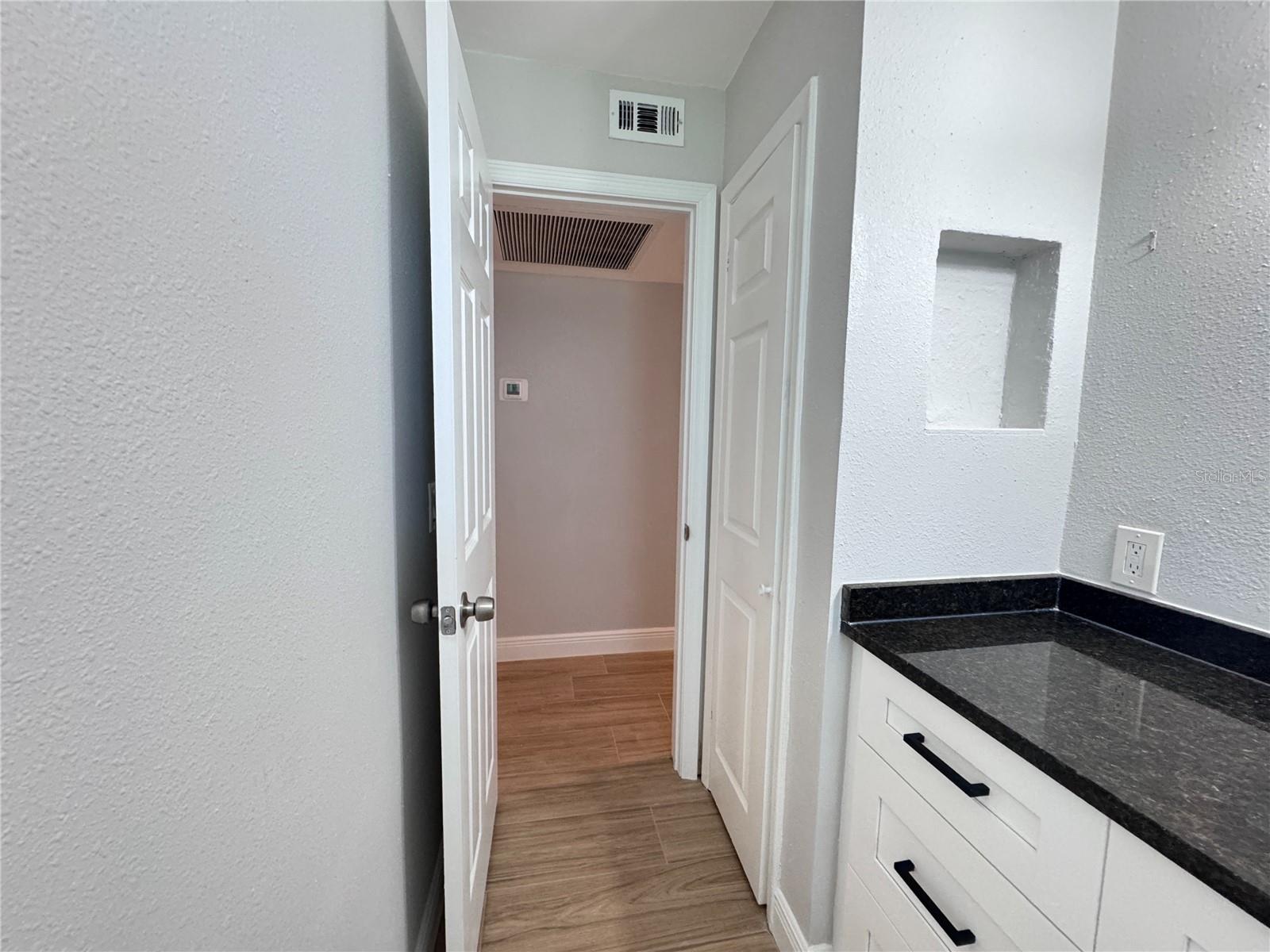 DEXTER PARK 1ST ADD - Residential Lease