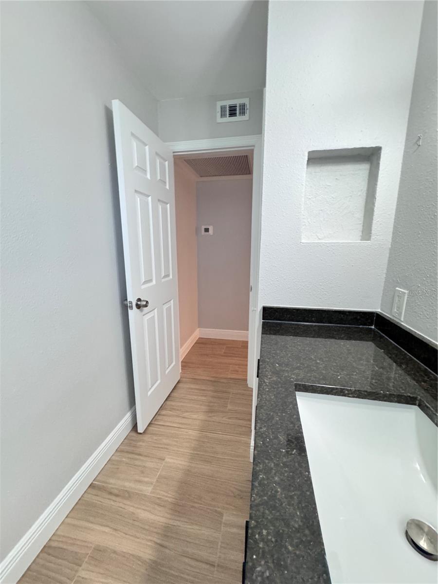 DEXTER PARK 1ST ADD - Residential Lease