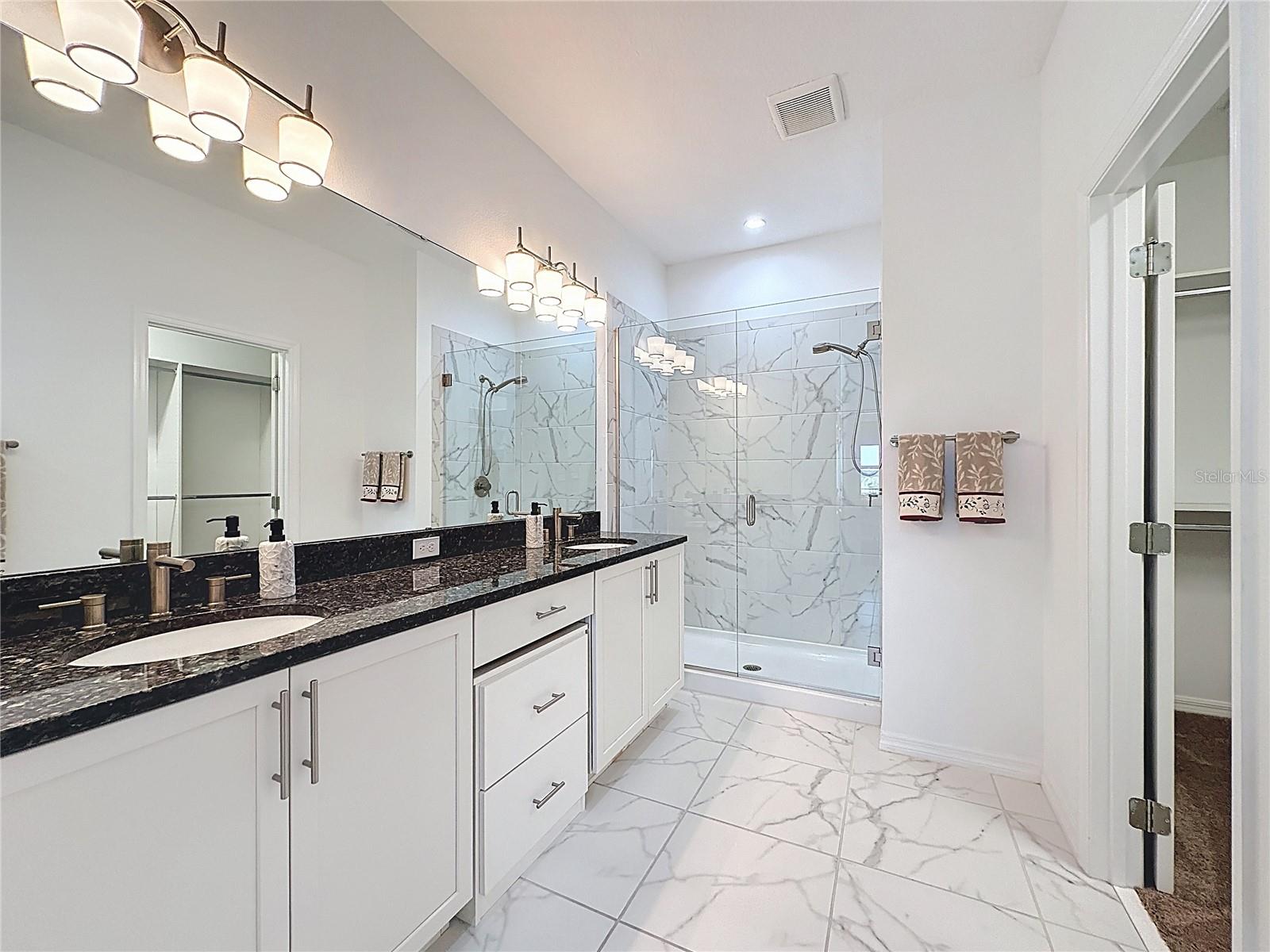 CASCADES OF GROVELAND (TRILOGY) - Residential