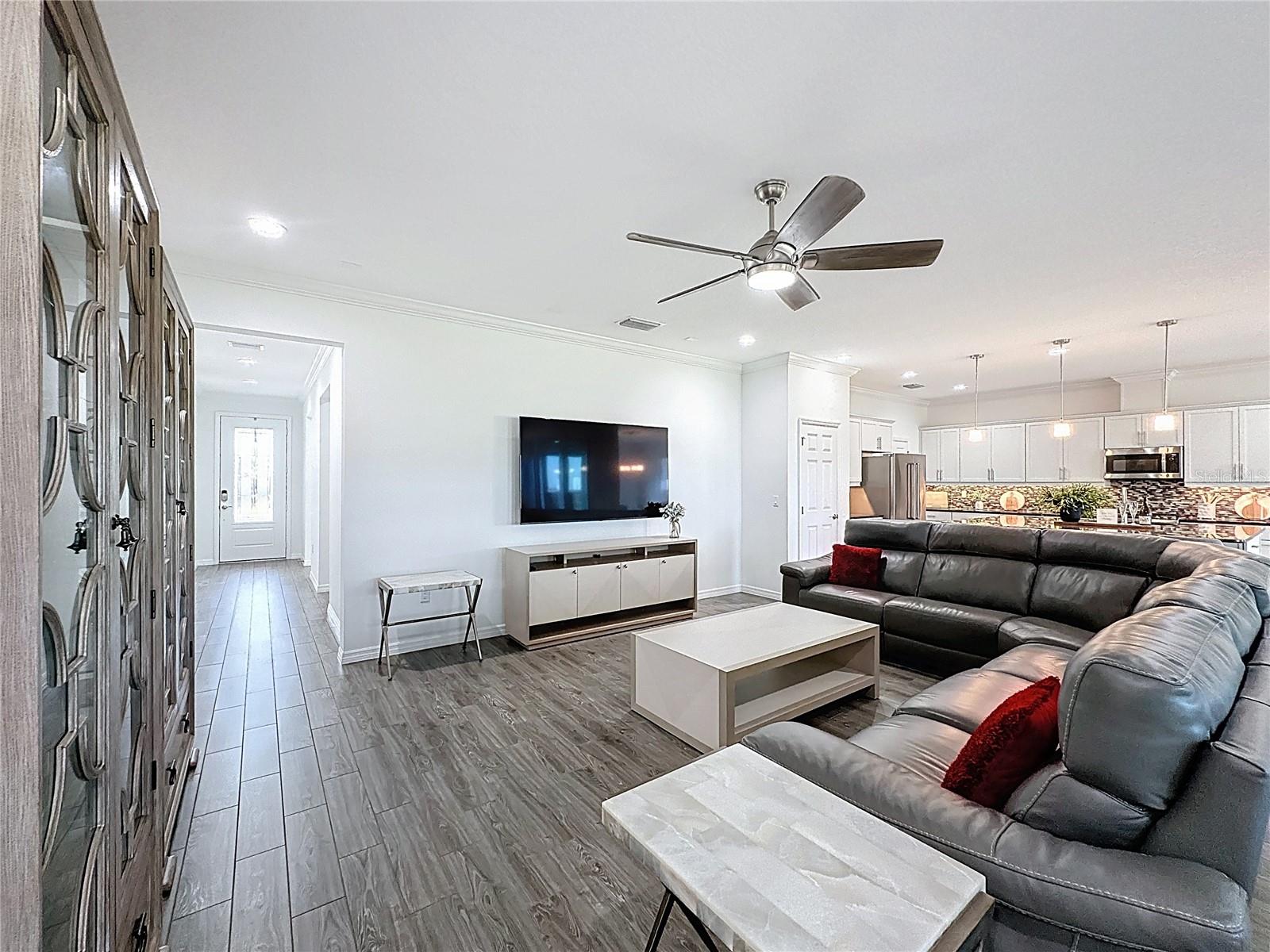 CASCADES OF GROVELAND (TRILOGY) - Residential