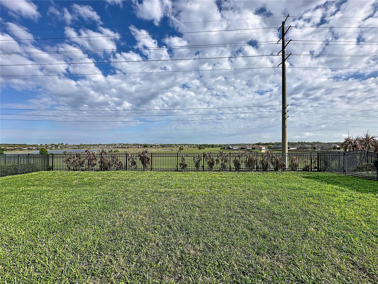 CASCADES OF GROVELAND (TRILOGY) - Residential