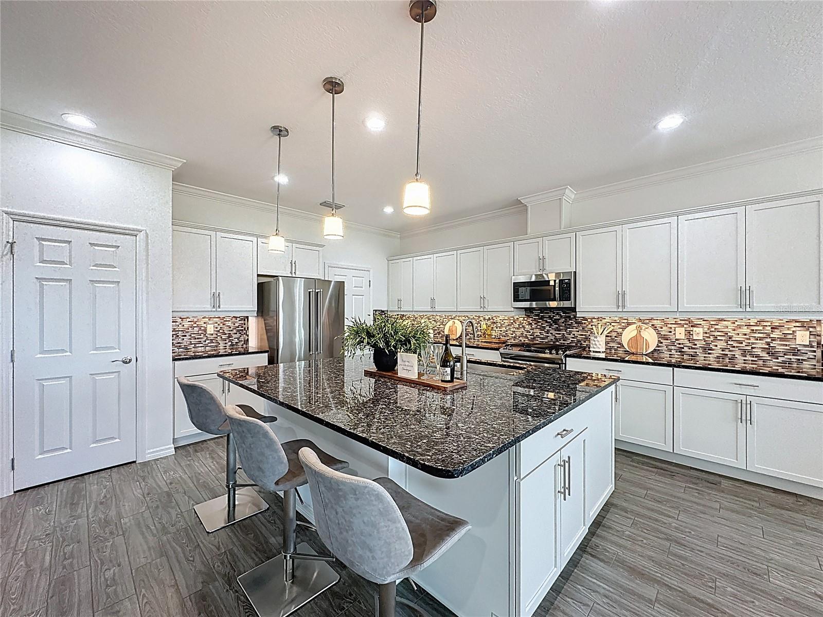 CASCADES OF GROVELAND (TRILOGY) - Residential