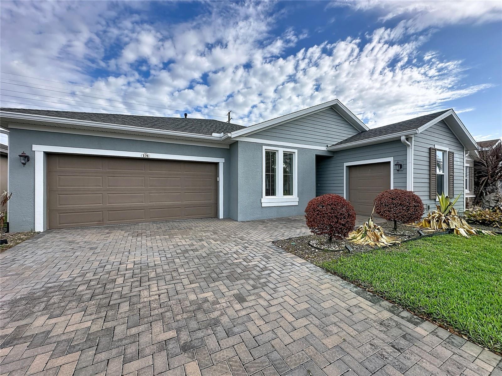 CASCADES OF GROVELAND (TRILOGY) - Residential