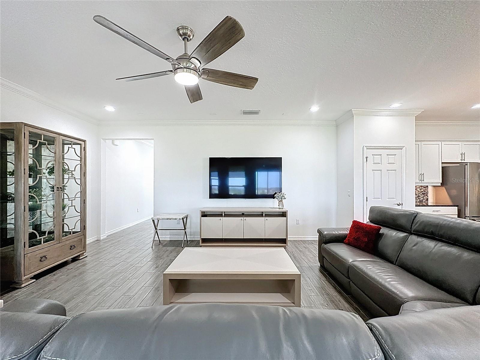 CASCADES OF GROVELAND (TRILOGY) - Residential