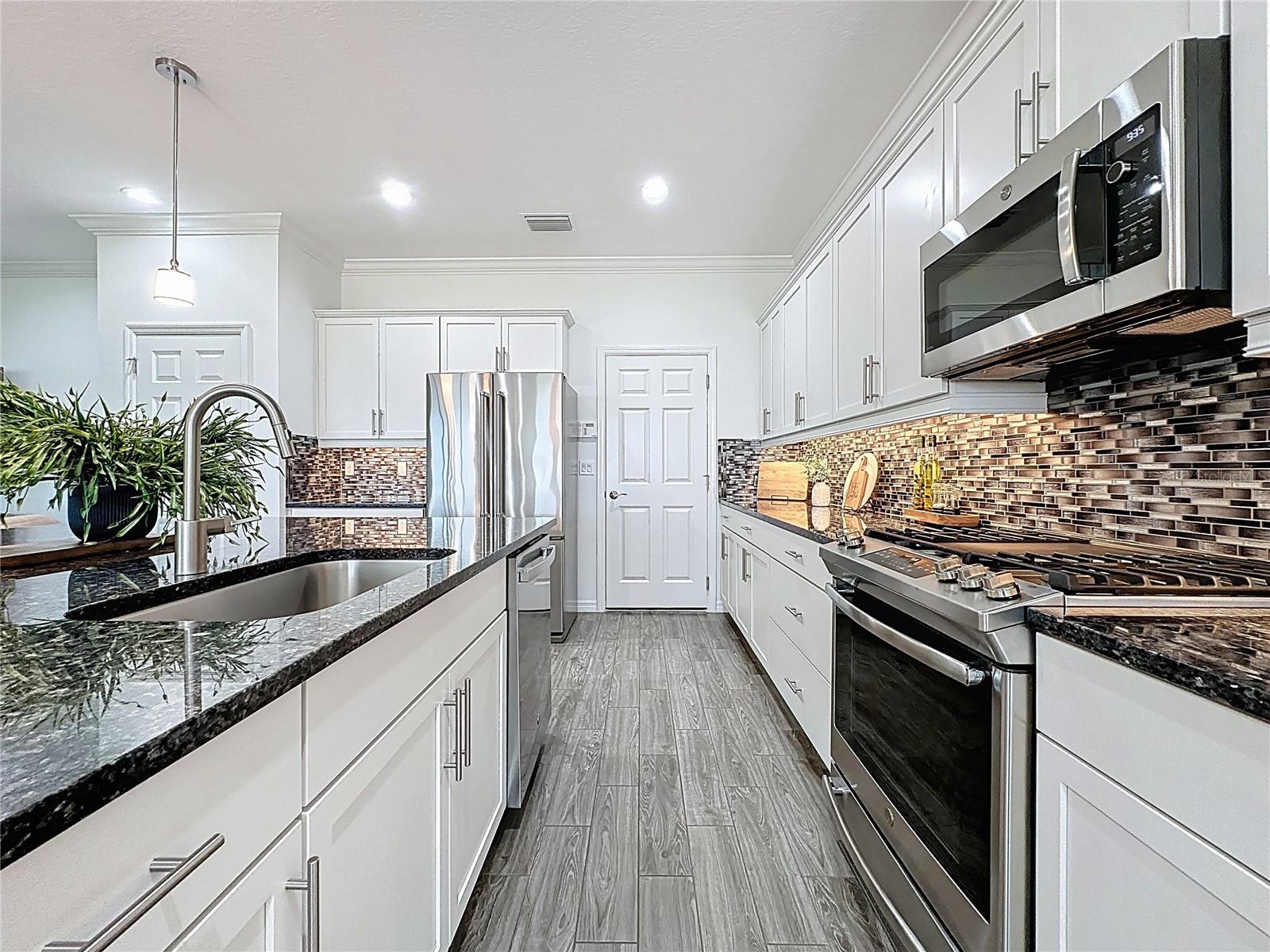 CASCADES OF GROVELAND (TRILOGY) - Residential