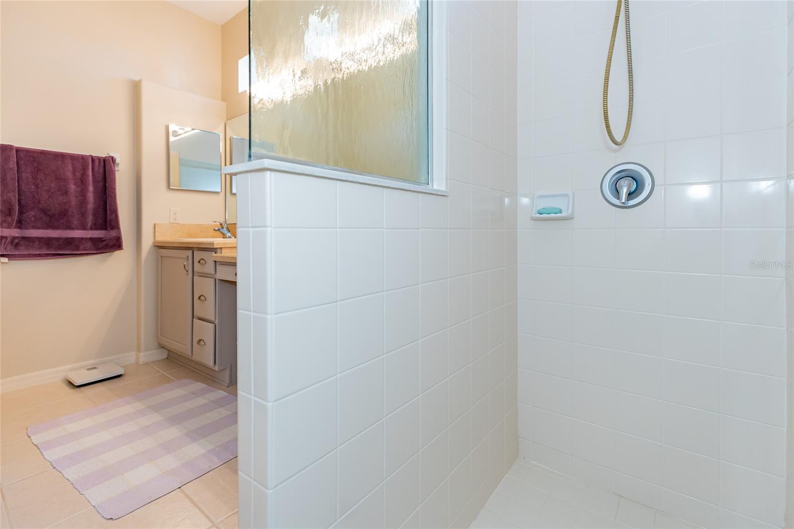 SUMMERGLEN - Residential