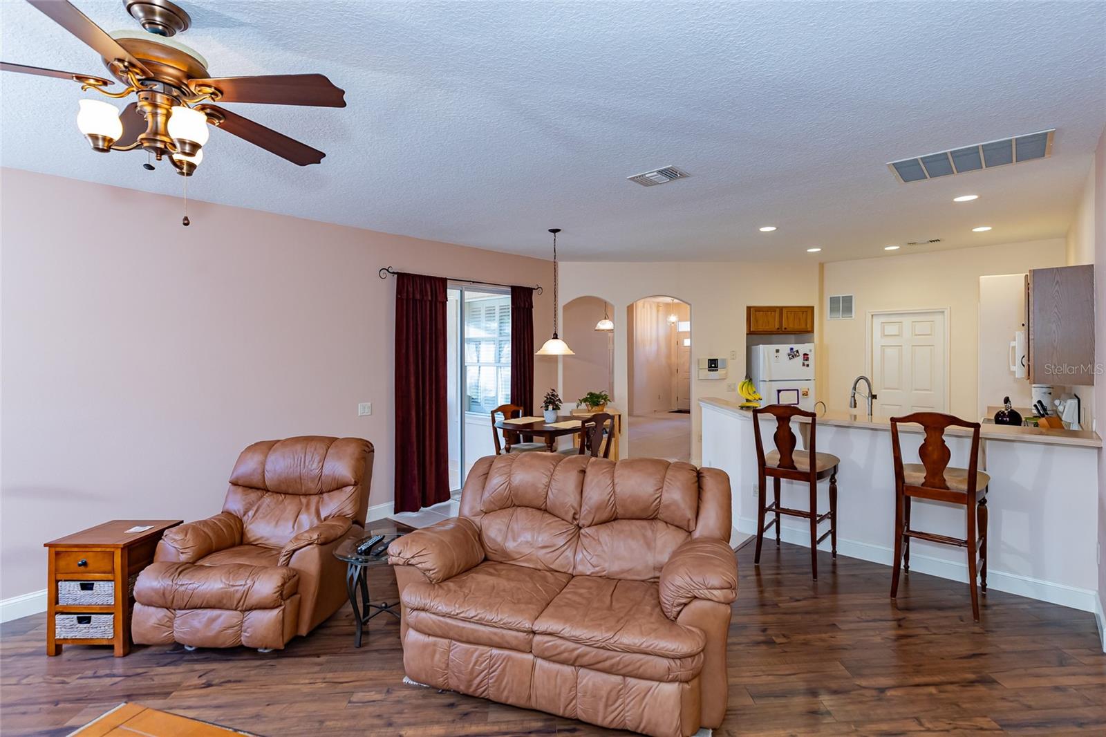 SUMMERGLEN - Residential