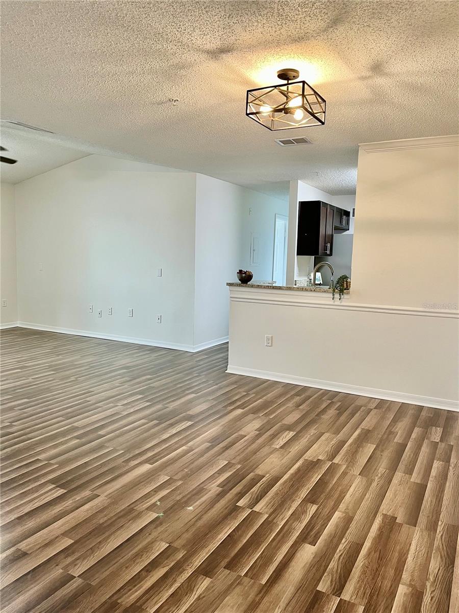 VILLAS AT LAKESIDE CONDO - Residential