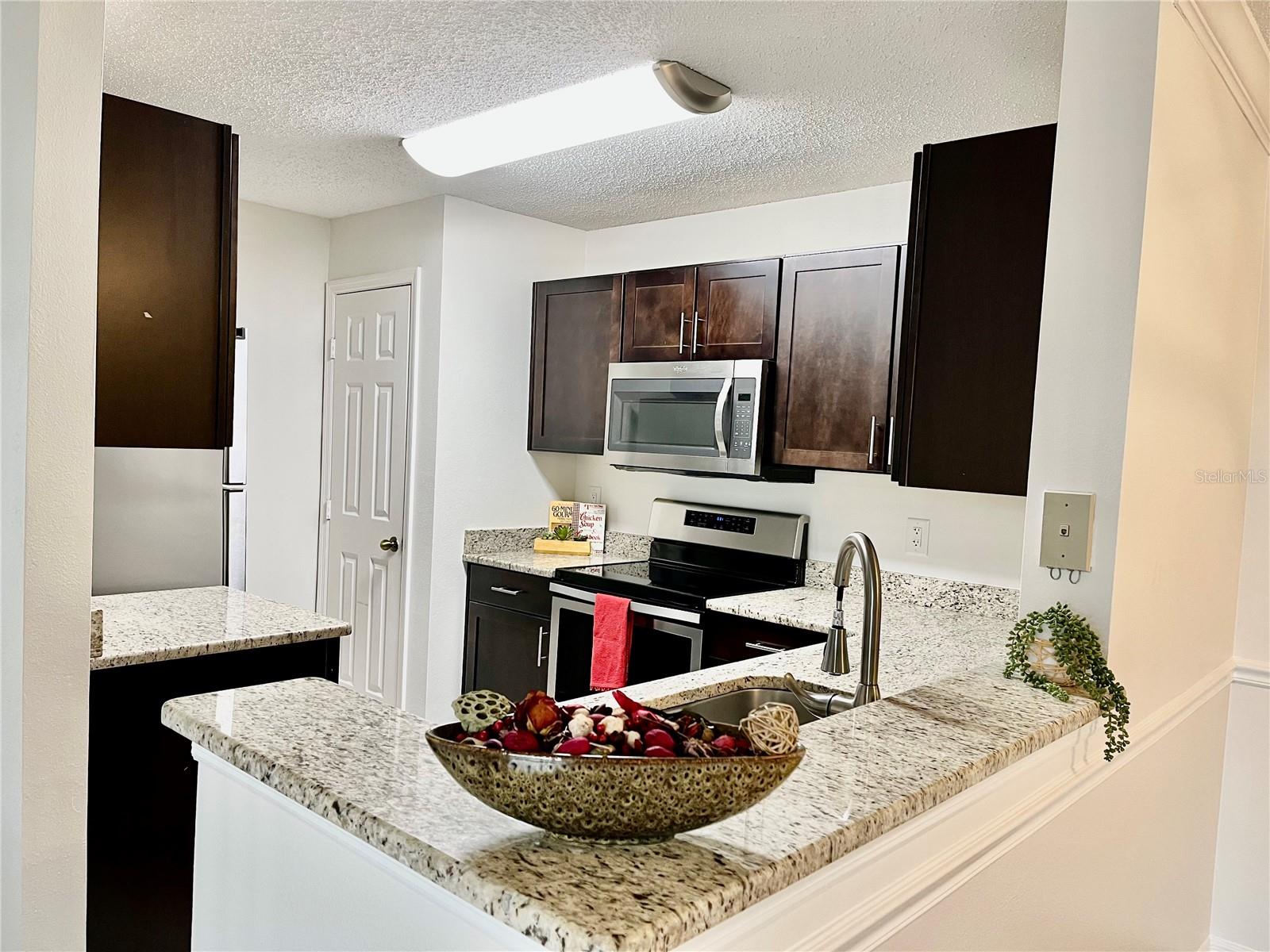 VILLAS AT LAKESIDE CONDO - Residential