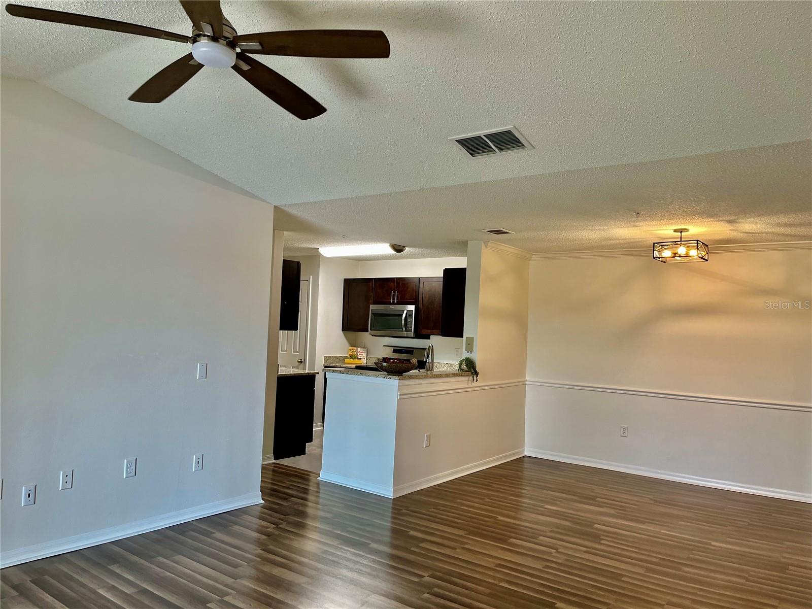 VILLAS AT LAKESIDE CONDO - Residential