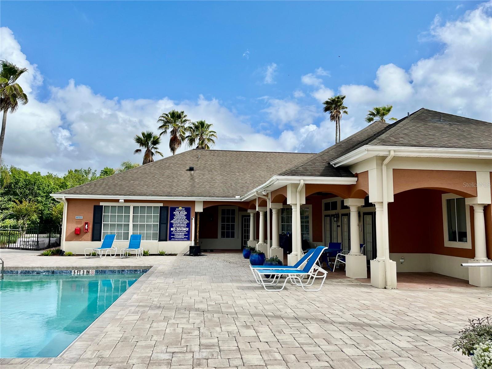 VILLAS AT LAKESIDE CONDO - Residential