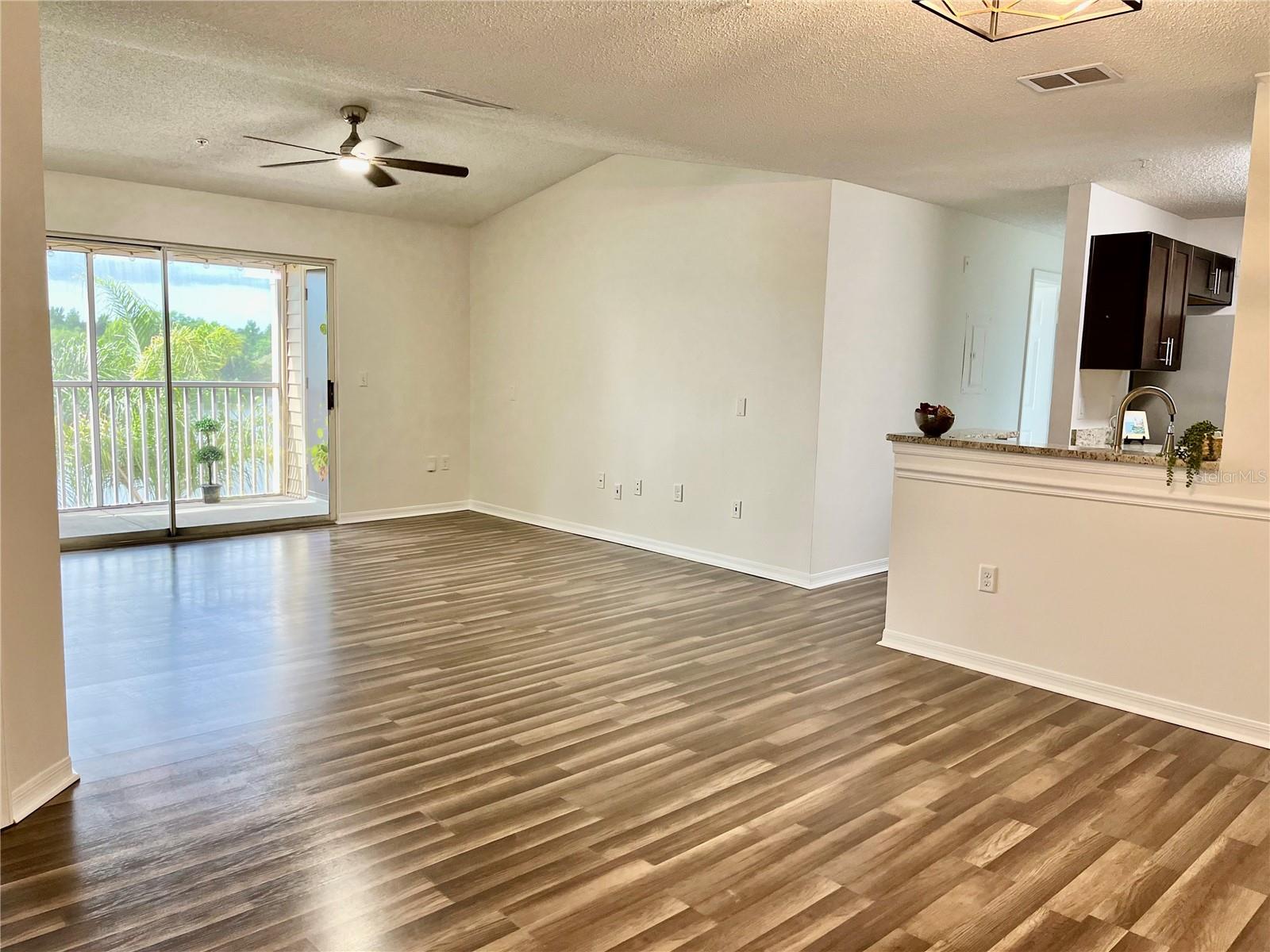 VILLAS AT LAKESIDE CONDO - Residential