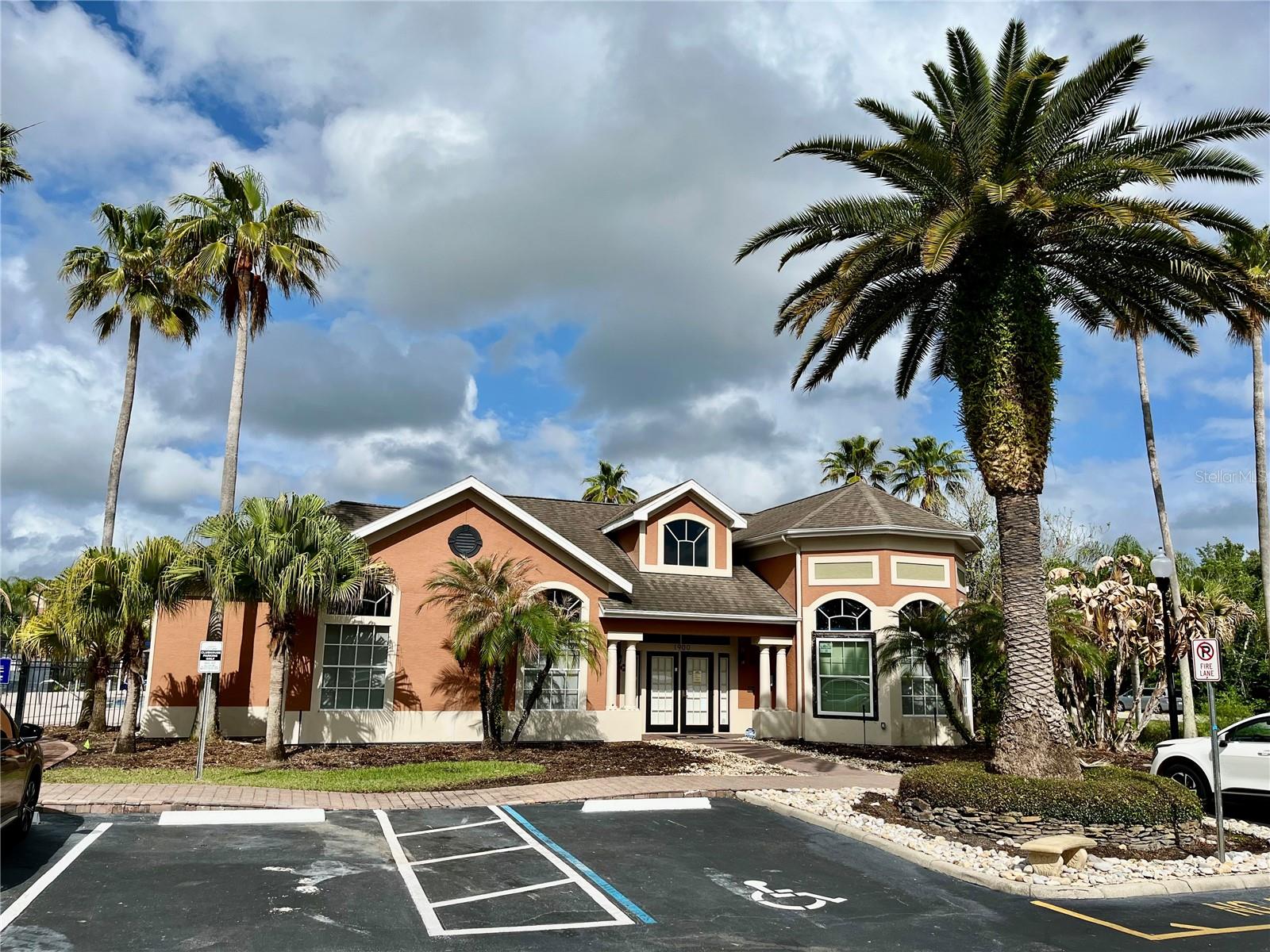 VILLAS AT LAKESIDE CONDO - Residential